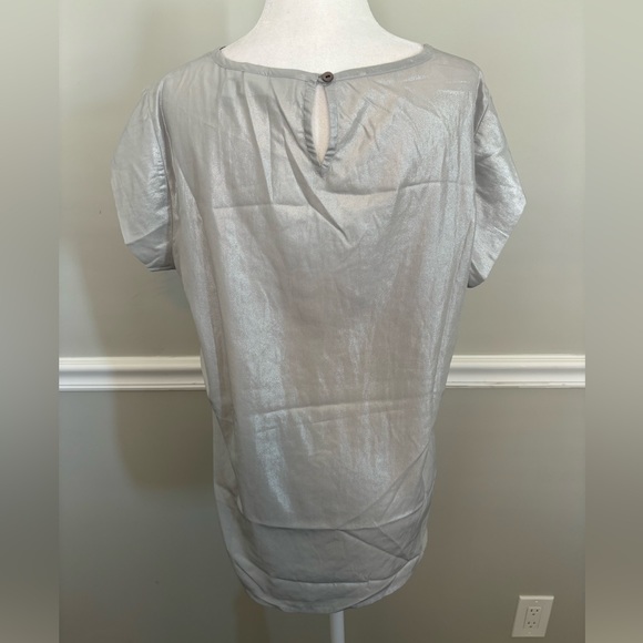 CHICO’S Metallic Lightweight Top - Picture 4 of 7